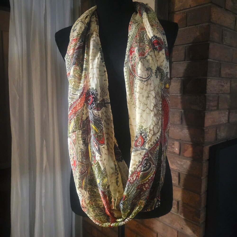 Beautiful Floral/Paisley Infinity Scarf - Picture 5 of 6